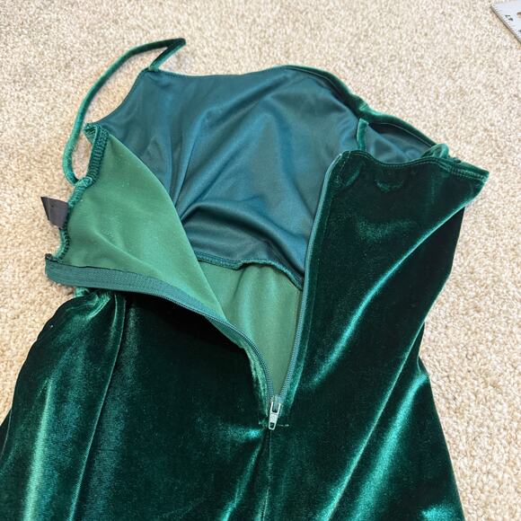 Windsor small ruched and luxe velvet mini dress D4 2357 - Picture 8 of 13